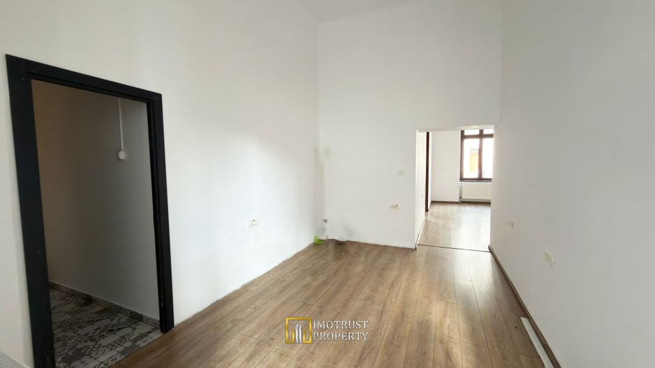 Spațiu Ultracentral de Închiriat – 110 mp – Arad - Poză 3