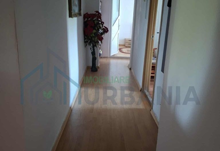 Apartament de vânzare - Poză 2