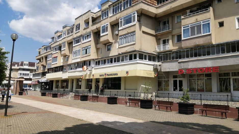 Spațiu comercial ultracentral, 200 mp singurul vad 100% pietonal Roman - Poză 6