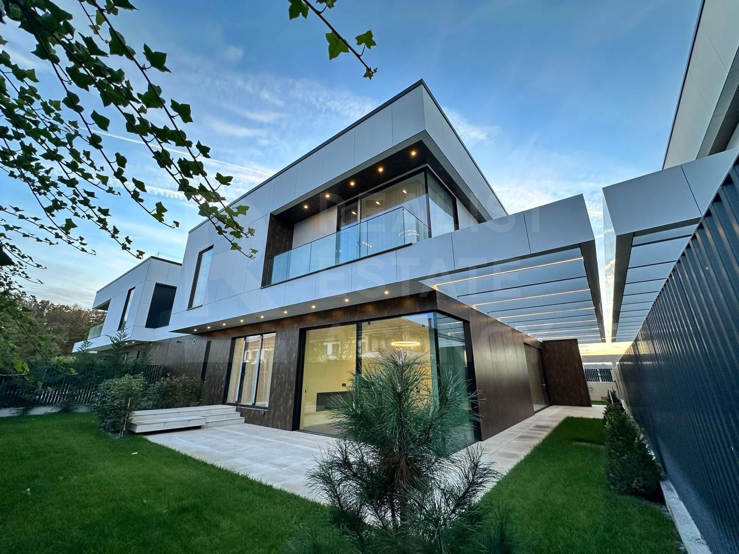 Vânzare, vilă, 2 nivele, 6 camere, zona Pipera, București - Poză 1