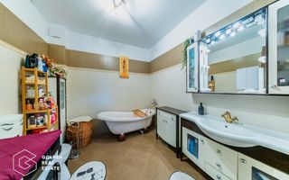 Vila spatioasa cu cinci dormitoare și teren generos de 1440 m in Aradul Nou - Poză 19