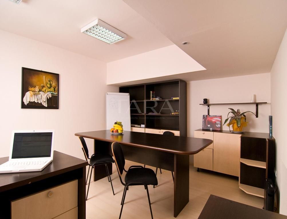 Apartament cu 5 camere de vânzare, zona Ultracentrala - Poză 4