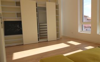 Apartament deosebit cu acces direct din lift - Poză 15