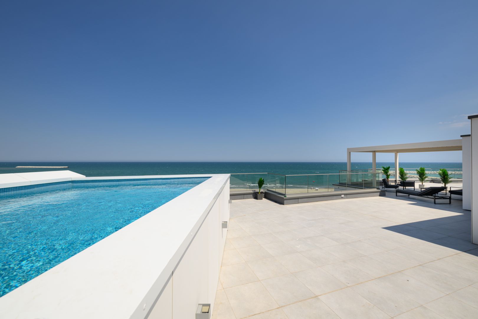 PENTHOUSE CU PISCINA, VEDERE PANORAMICA LA MARE/FALEZA OLIMP - Poză 4