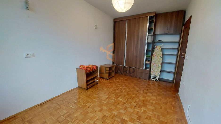 Apartament cu 3 camere decomandate, zona Pietii Hermes! - Poză 6