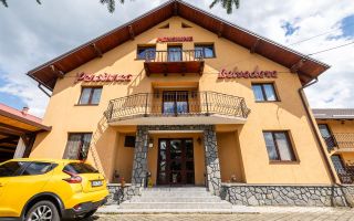 Pensiune cocheta, la poalele emblematicei Cetati Rasnov, Brasov - Poză 13