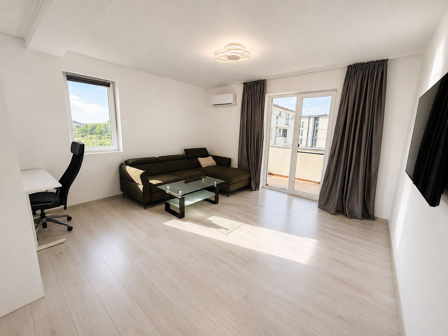 Braytim-Musicescu | 2 camere | Decomandat | Loc de parcare - Poză 1