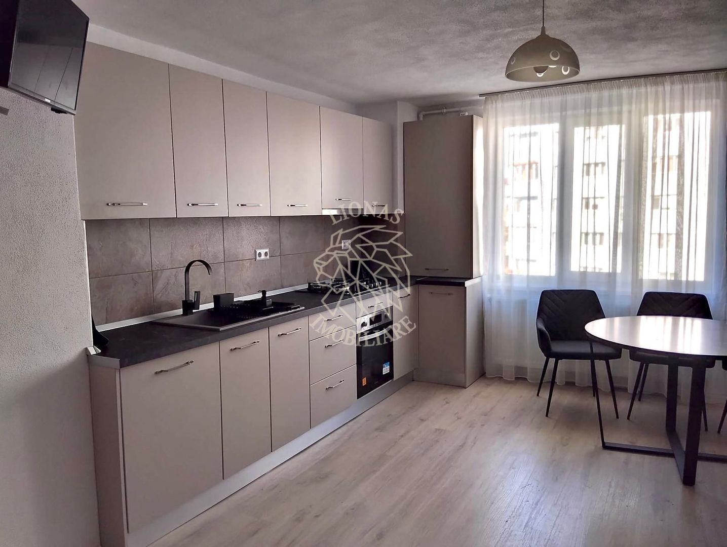 Apartament 4 camere-2 balcoane-etaj 3-renovat complet-Zona A. Muresanu - Poză 5