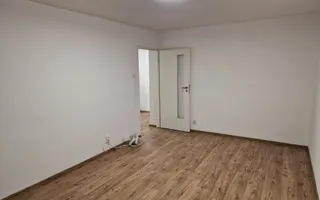 Apartament 3 camere 2 bai 66mp + pivnita Terezian - Poză 12