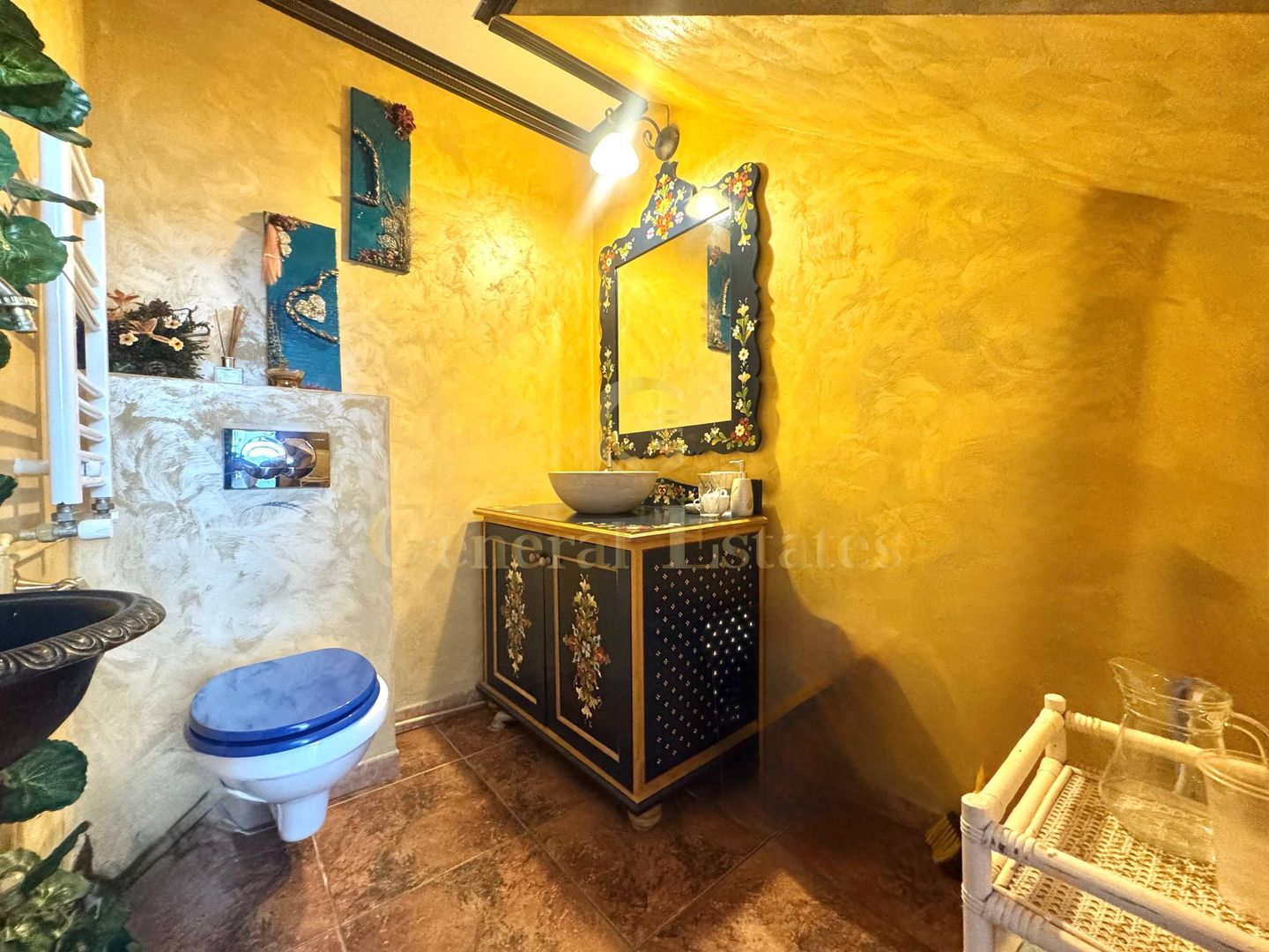 Spre Vânzare Proprietate remarcabilă cu 6 camere în inima Iașului ! - Poză 11