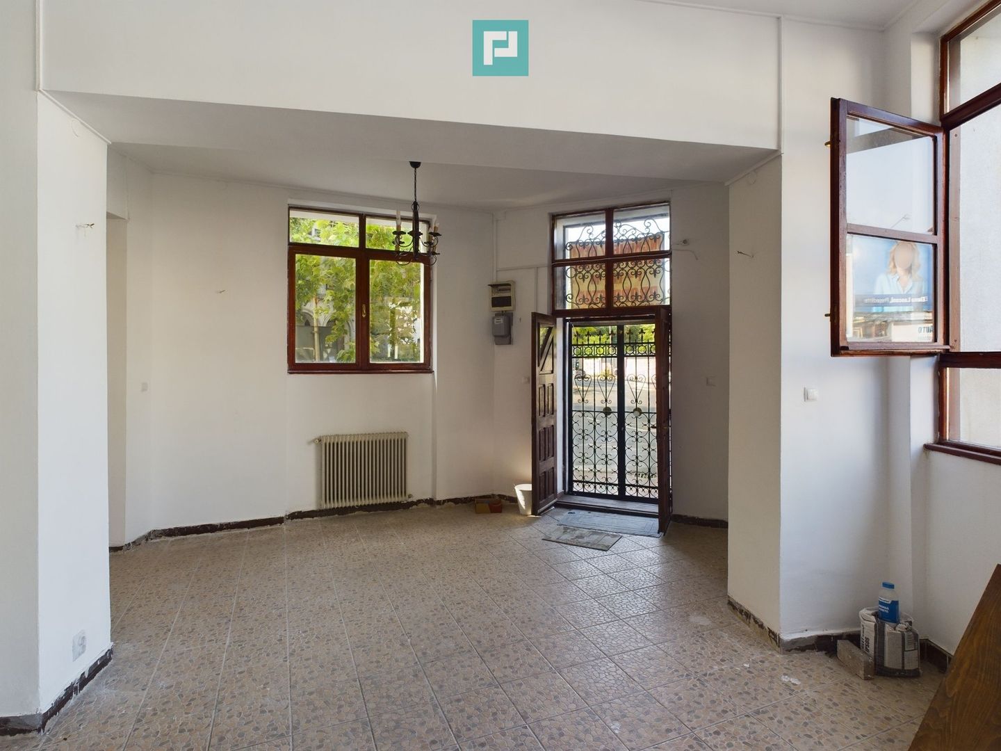 Casa individuala la 6 minute de Piata Unirii - Poză 1