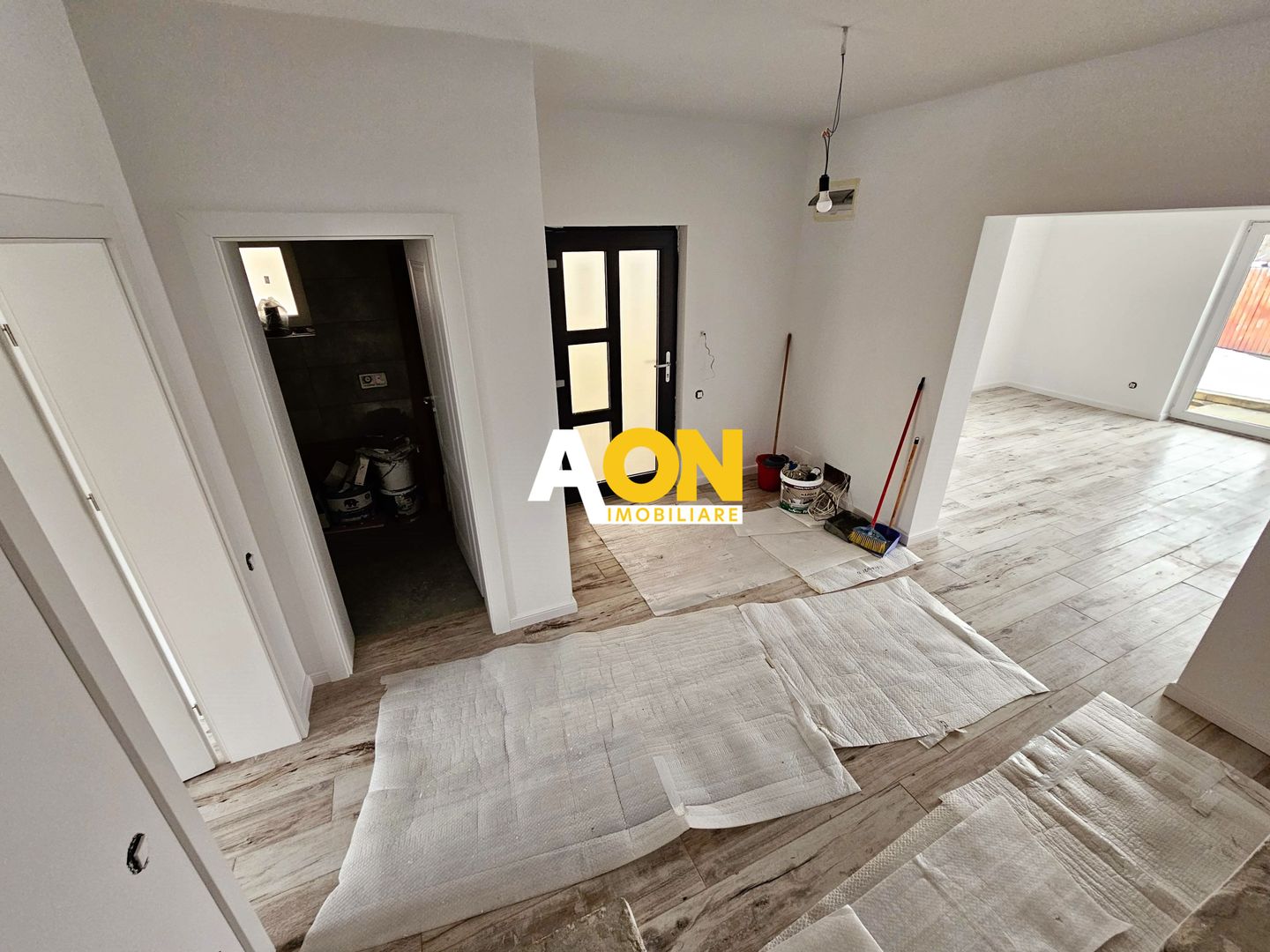 1/2 Duplex finisat 90%, 4 camere, 317 mp teren, zona Centru - Poză 2