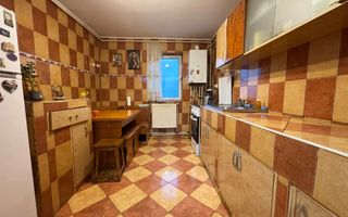 Apartament 4 Camere de vânzare în Onești - Poză 4