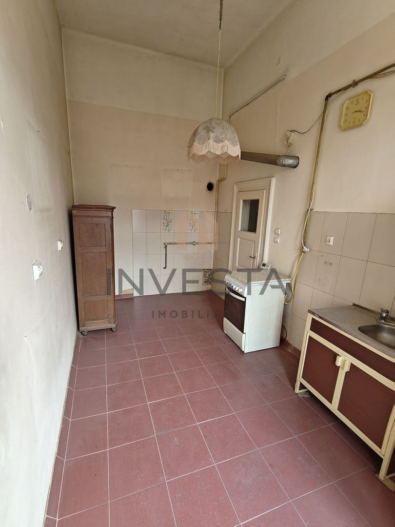 Apartament cu 2 camere cu terasa de 17 mp, tavan inalt, zona Centrala! - Poză 6