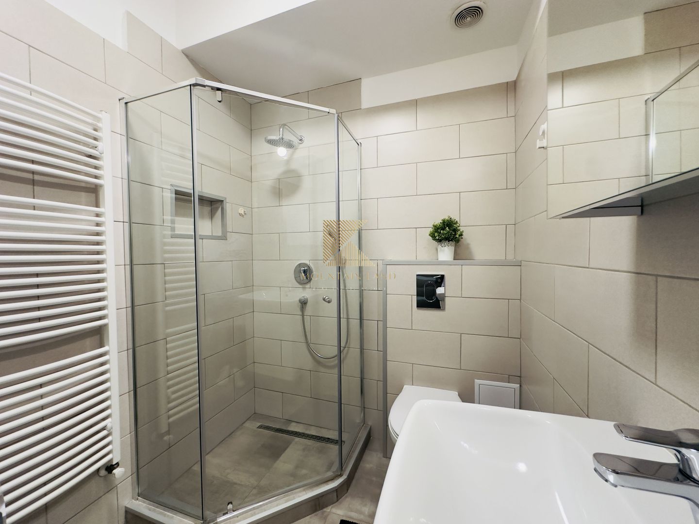 Garsonieră decomandată, complet renovată, etaj 1, zona Judetean - Poză 9