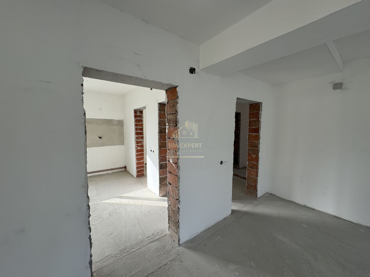 VILA 5 CAMERE,TEREN 560 MP, CAMPULUNG, ARGES - Poză 17