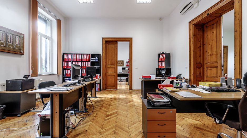 Proprietate Vândută! Spațiu de birouri pe strada Coșbuc. - Poză 3