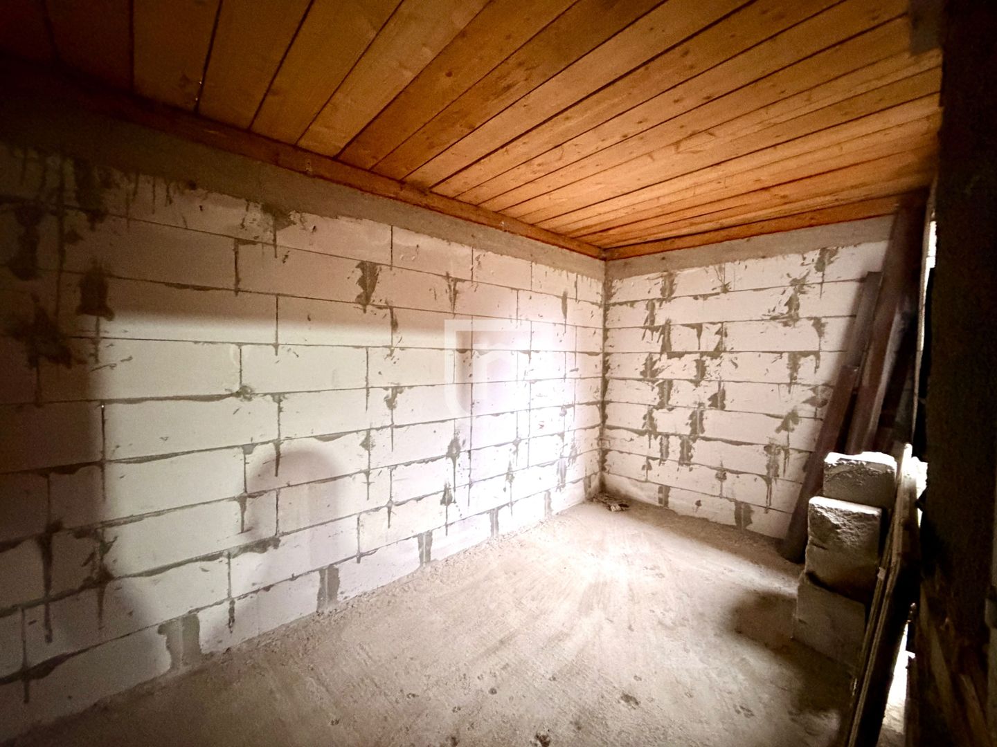 Apartament cu 3 camere în Frasin, zona Centrală - Poză 3