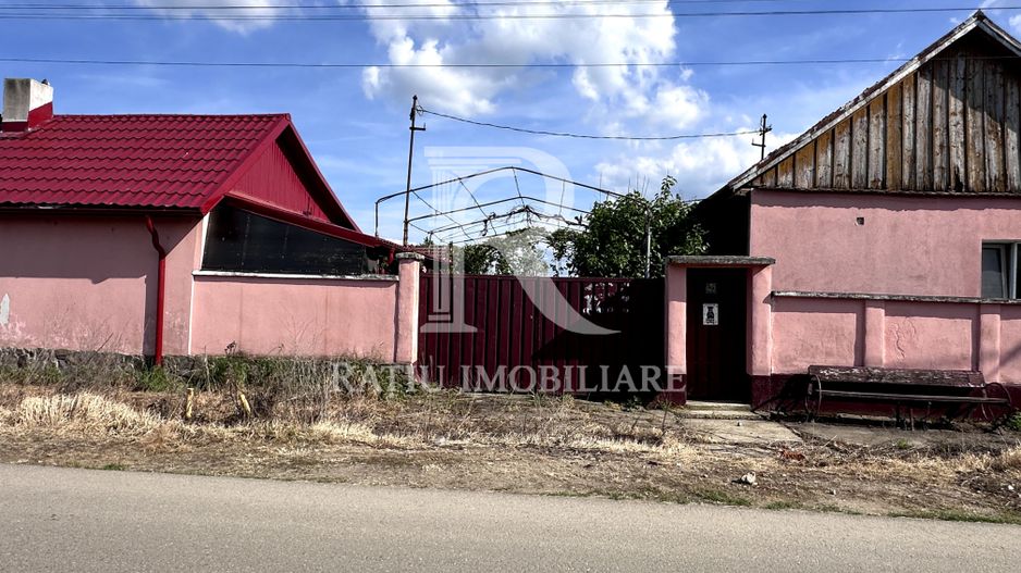 Casa cu anexe si pivniță | Teren intravilan generos | Sannicolau Roman - Poză 31