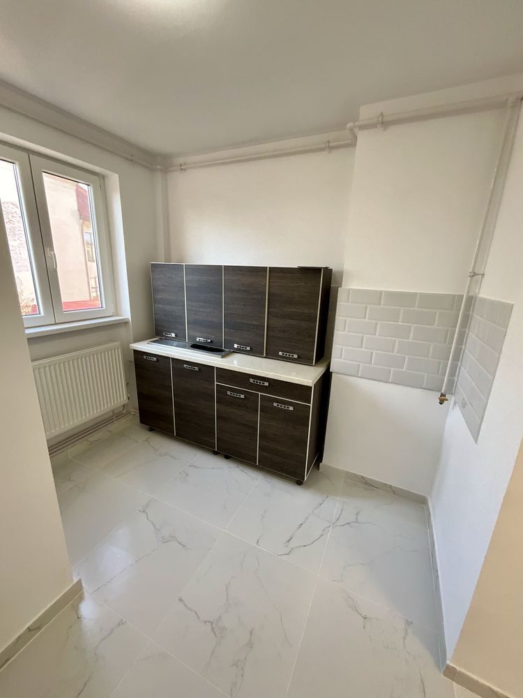 BRASADAS vinde ap 2 cam central etaj 3/4. - Poză 2