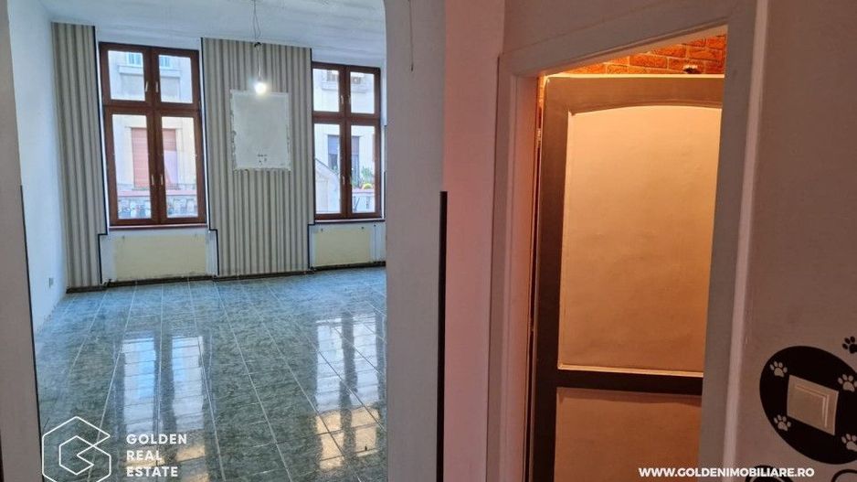 Apartament 3 camere, ultracentral, cladirea Catedralei Catolice - Poză 1