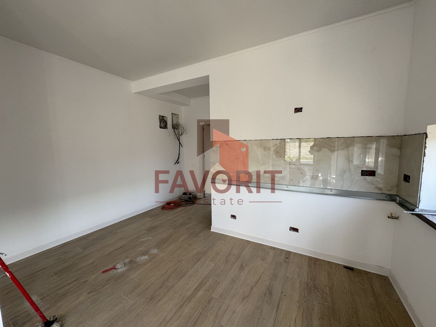 Finisat la cheie. Langa padure. Toate utilitatile - Poză 12