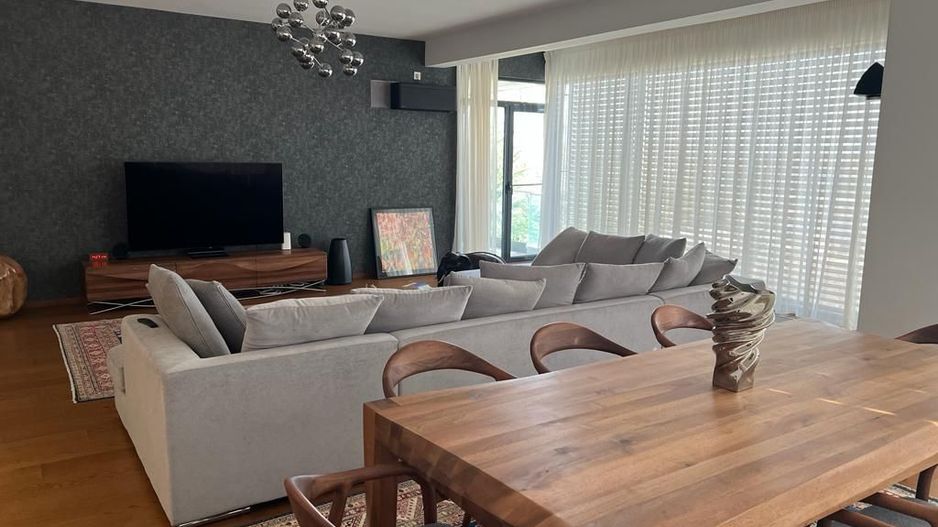 Apartament spatios 3 camere Vedere Lac - Poză 1