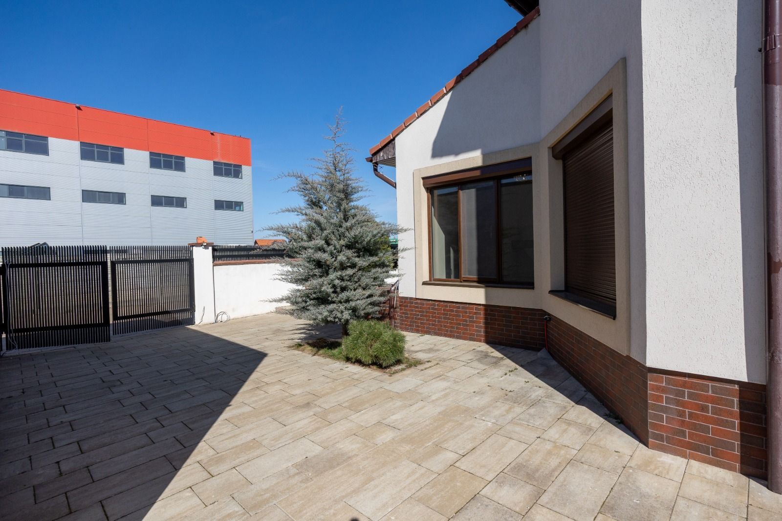 Casa 6 dormitoare+4 bai -1500 mp teren-Sacele - Poză 55