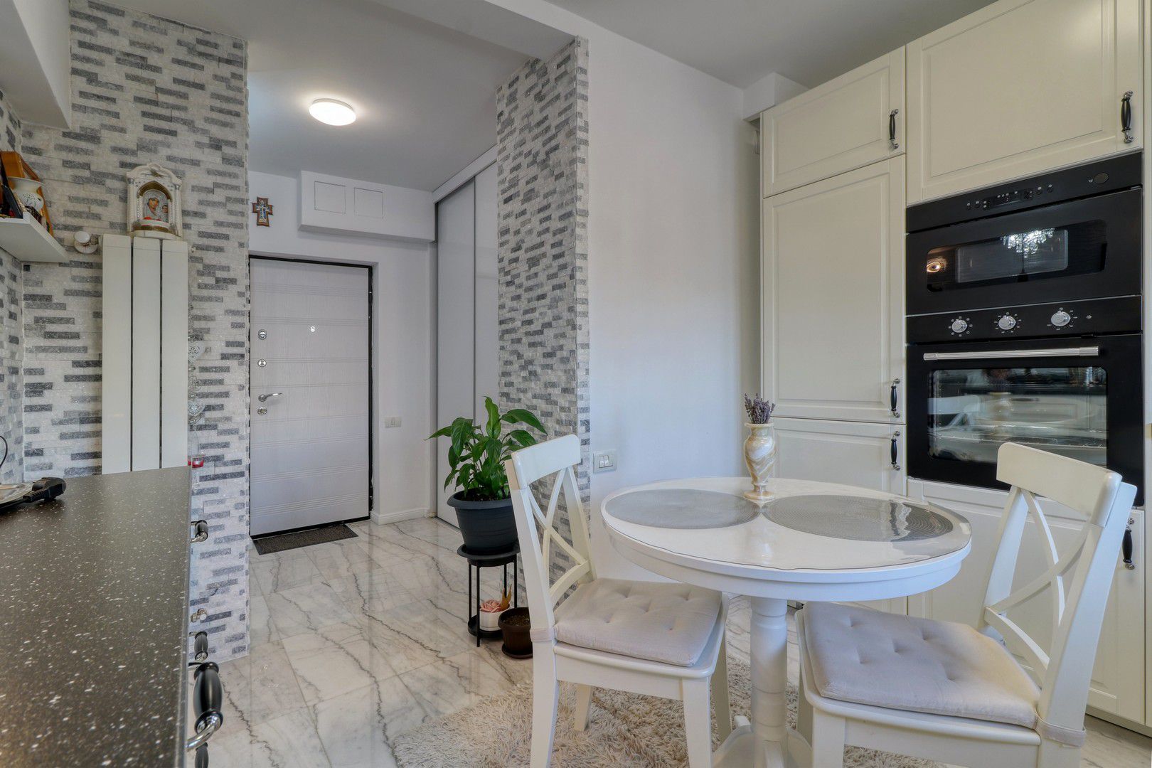 2 Camere Marriott-  la cheie-  Nou! - Poză 15