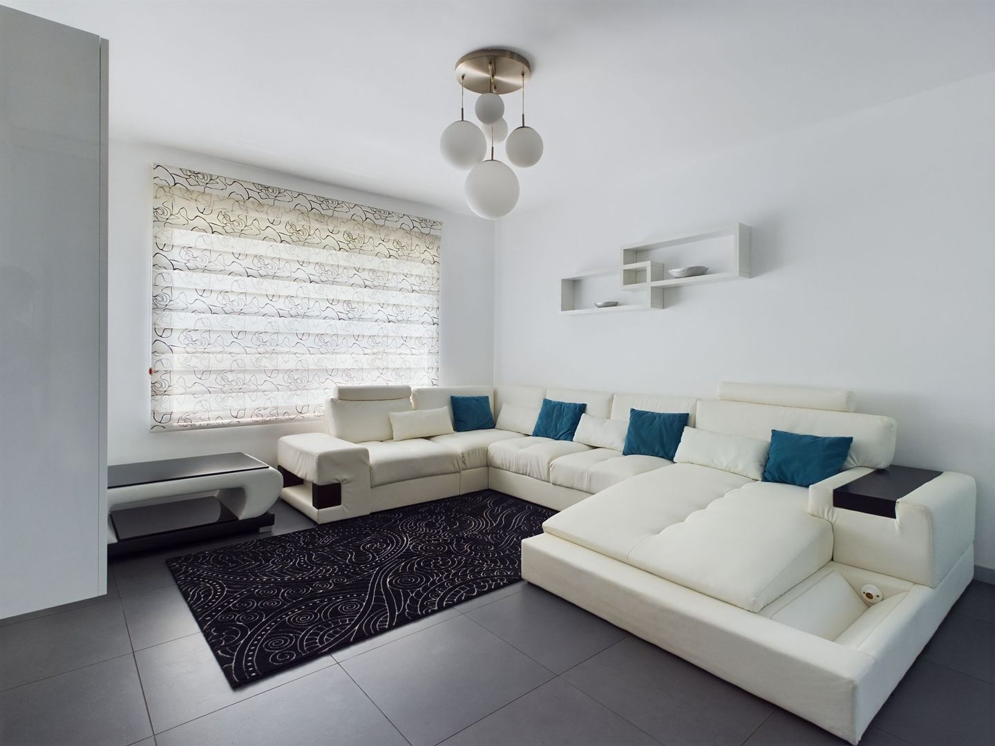 Vilă modernă cu 5 camere Curtici - Poză 2