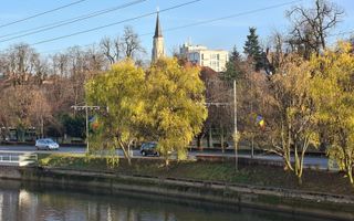 Apartament cu 3 camere si garaj in zona centrală - Poză 19