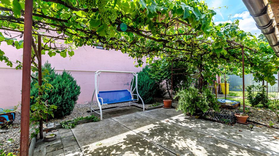 Vandut Casa cu teren generos la pret de apartament in Gradiste - Poză 7