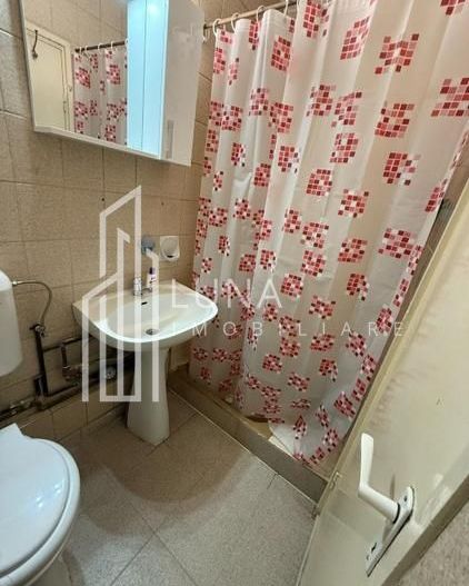 De închiriat – Garsonieră luminoasă, poziționată central - Poză 6