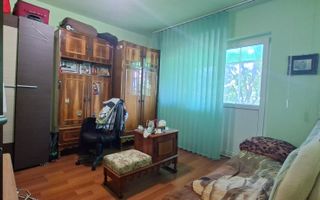 Apartament decomandat 3 camere - zona Torontalului - Poză 14