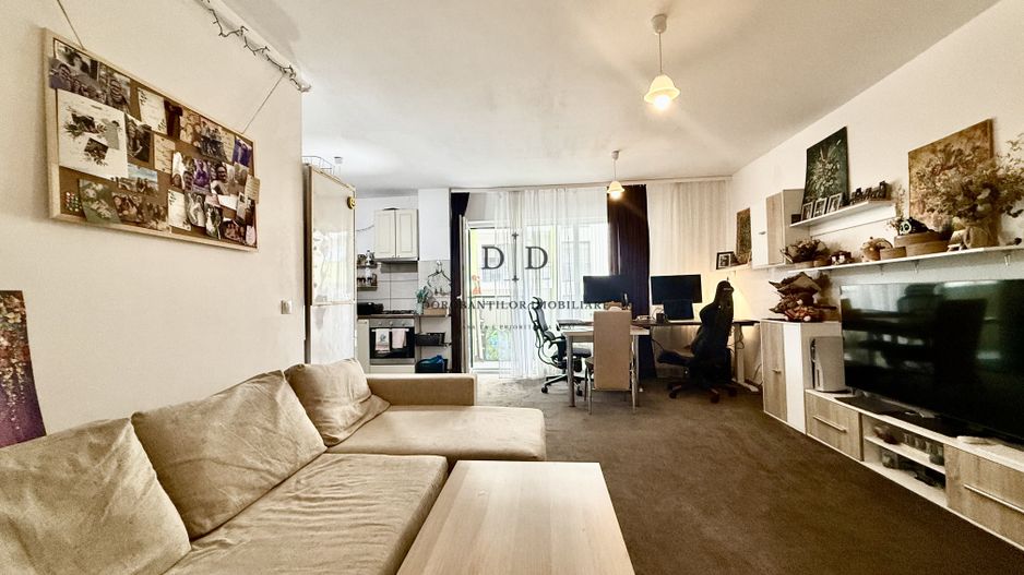 Inchirere 2 camere - Parcare–  etaj 1-Cartier Europa-zona OMV - Poză 1