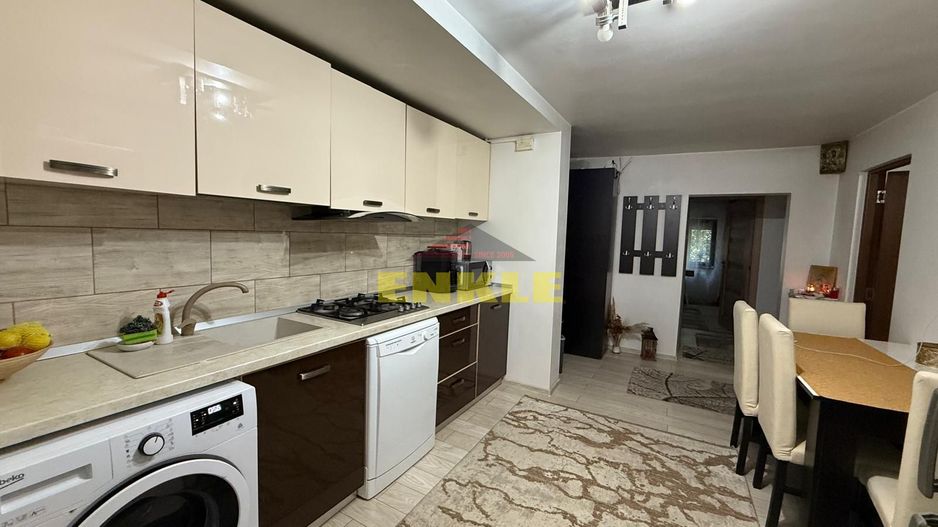 De vanzare apartament + teren generos în apropiere - Poză 5