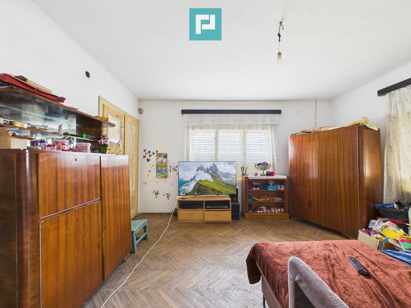 Casă cu teren de 1800 mp, în Buteni, Arad - Poză 8