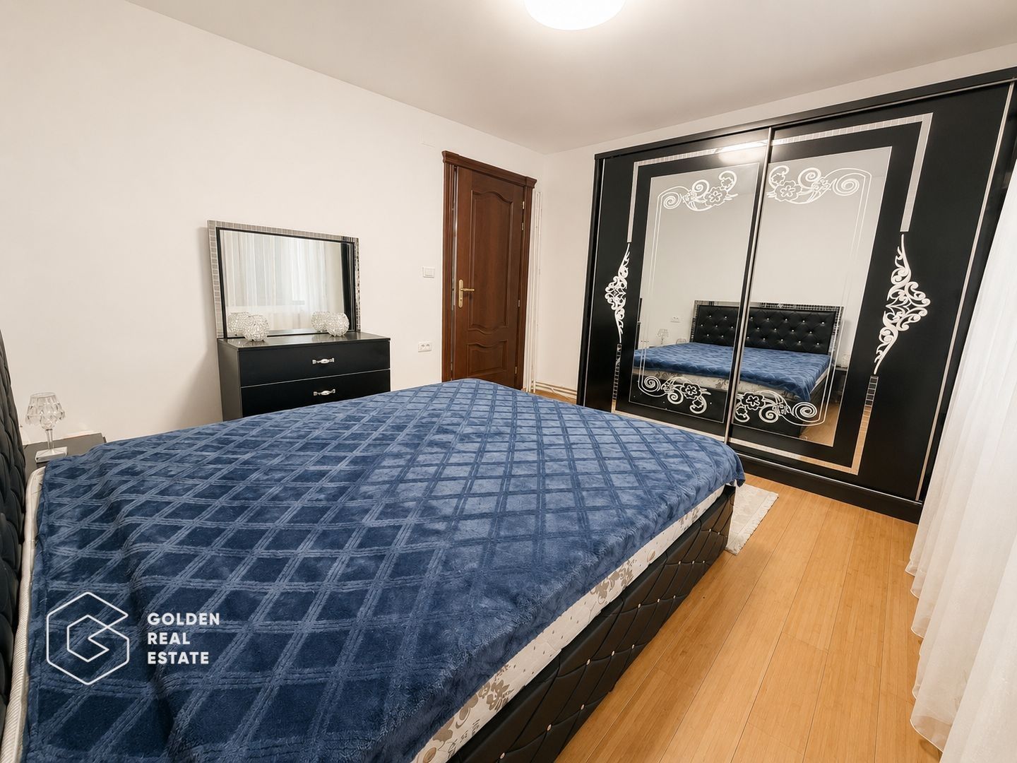 Apartament 3 camere renovat complet, Zona Lunei - Poză 3