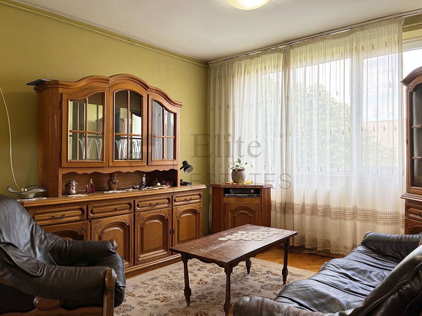 Apartament cu 4 camere de inchiriat Splaiul Crisanei, Oradea - Poză 11