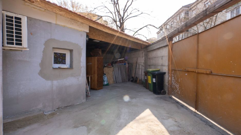 Casa cu 300 mp de teren , acces auto si dublu front in Nufarul - Poză 13