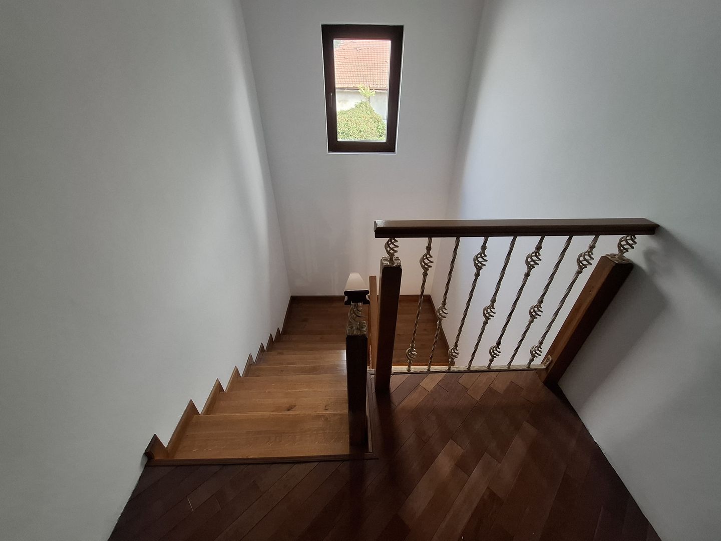 🏡 Casă de vânzare – Nicolae Bălcescu, la E85 - Poză 10