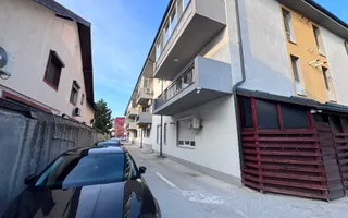 Apartament 2 camere de vanzare, decomandat, acces facil la metrou - Poză 11