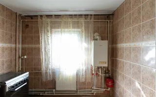Apartament cu 4 camere, 90 mp, etaj 1 – Zona Nord, Bacău - Poză 13