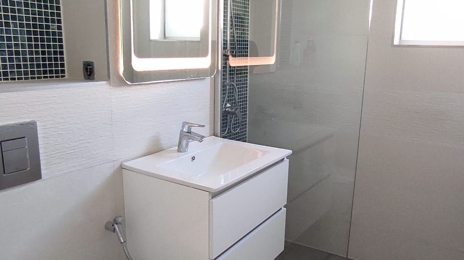 Apartament cu 3 camere  in zona centrala a Brasovului - Poză 8