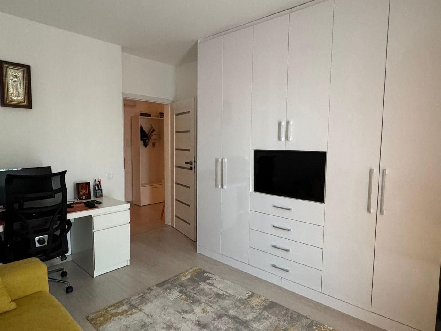 3 Room I Exigent Plaza I Parking spot - Poză 6