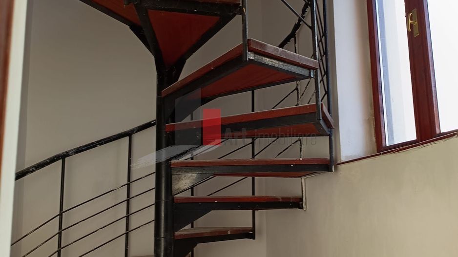 Vila  de inchiriat recent renovata - Poză 34