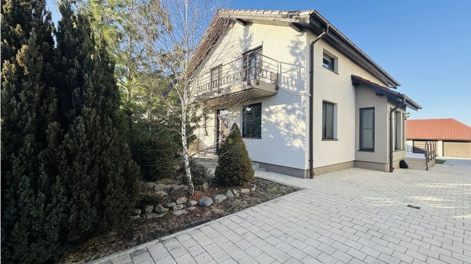 Casa individuala cu pivnita in Sura Mica, zona Salii de sport - Sibiu - Poză 34
