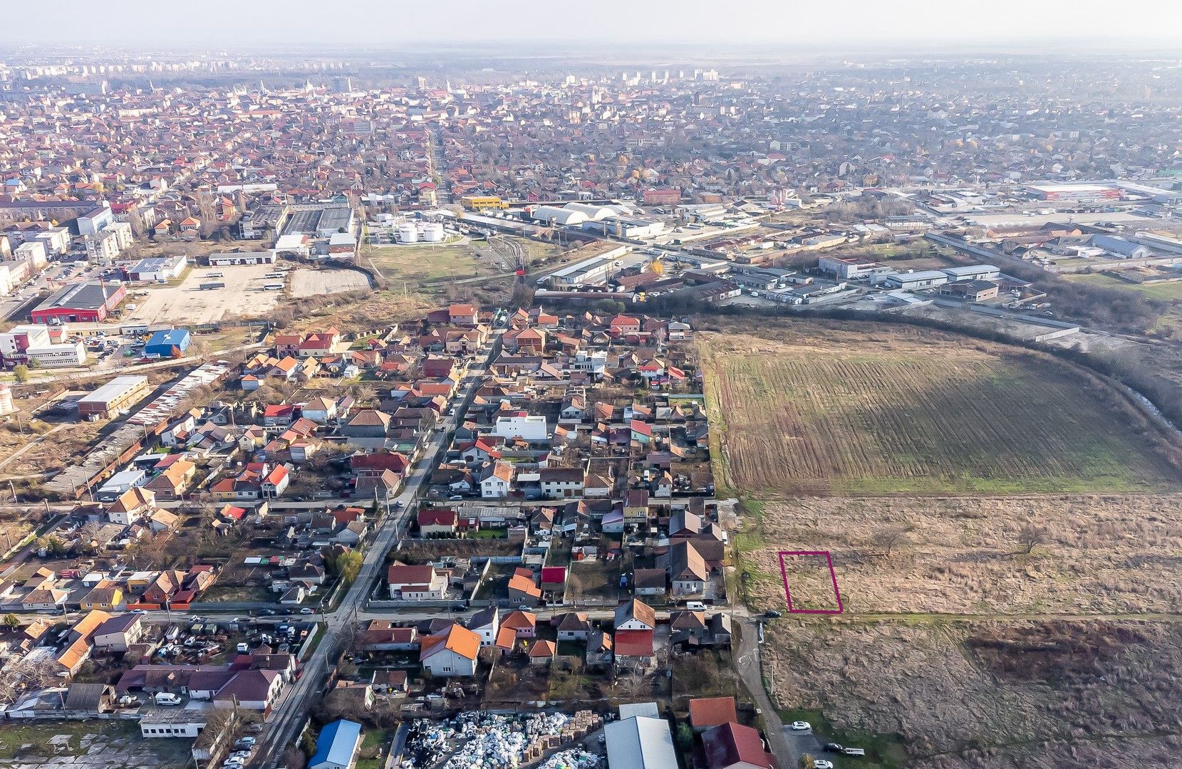 Pret redus Teren generos intravilan la 3 km de Primaria Arad - Poză 1