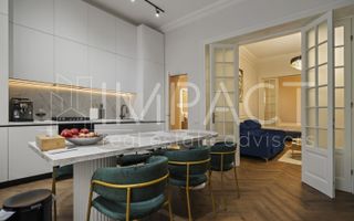APARTAMENT DEOSEBIT CU 3 CAMERE IN VILA || CURTE - Poză 1