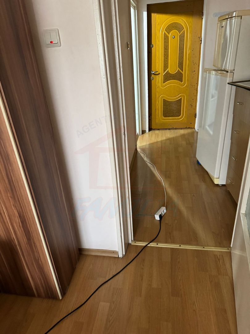 GARSONIERĂ DE ÎNCHIRIAT – ETAJ 2 | 250 €/LUNĂ - Poză 8